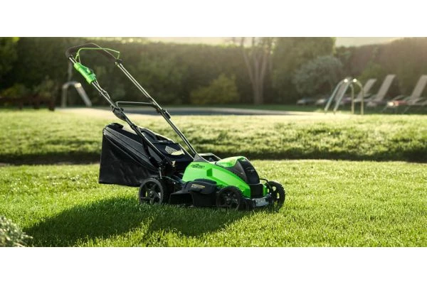 Электрические газонокосилки против бензиновых: выбираем лучшее для вашего сада