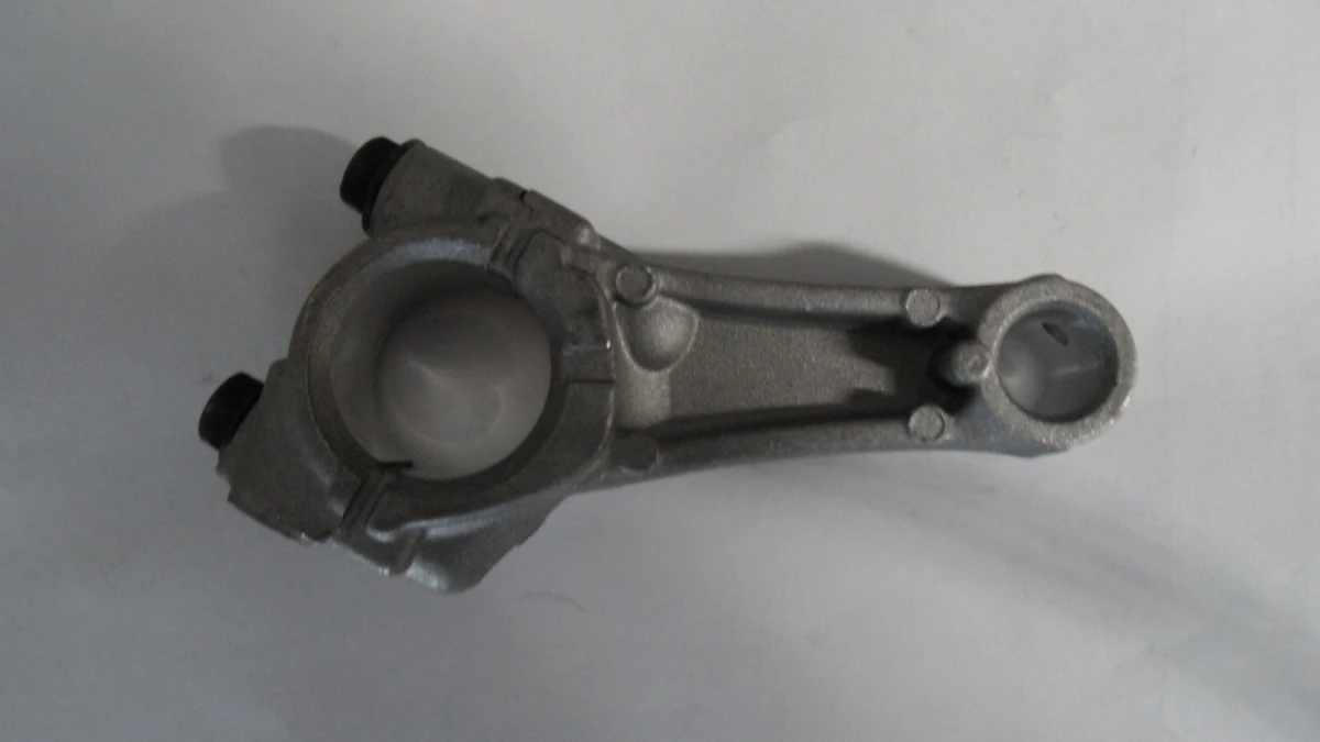 Шатун в сборе для ДВС газонокосилок 1P65F  139CC    (БГК-4318С)