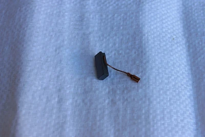 Щетка угольная ВАРЯГ проф. ПЭ-960П 4*8*19 мм